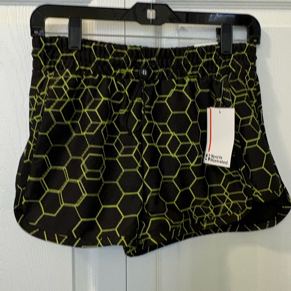 NWT Sport Illustrated XSmall hexagon print